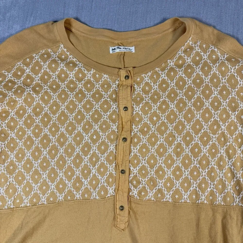 We the Free People Free Spirit Henley Long Sleeve High Low Tee Size Small EUC
